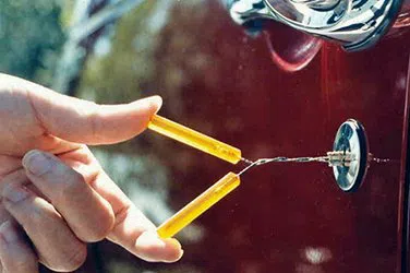 Community Locksmith Store Chicago, IL 312-973-4903 - broken-key-extraction