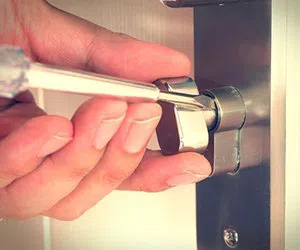 Community Locksmith Store Chicago, IL 312-973-4903 - lock-locksmiths