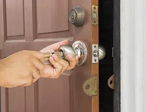 Community Locksmith Store Chicago, IL 312-973-4903 - locks-change